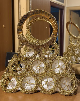 Geantă Statement de Seară Golden Mandala  Realizată Manual cu Fir Metalizat și Perle