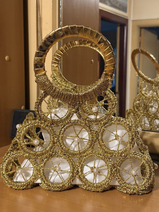 Geantă Statement de Seară Golden Mandala Realizată Manual cu Fir Metalizat și Perle