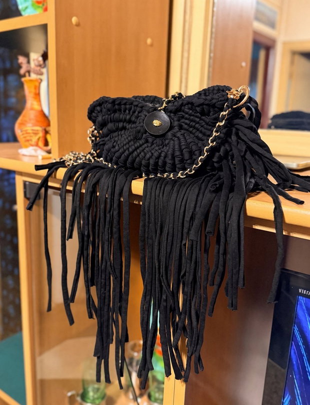 Geantă Crossbody Handmade Boho Rebel cu Franjuri Lungi