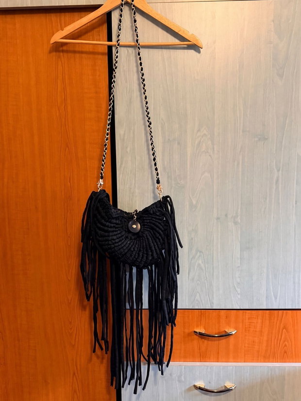 Geantă Crossbody Handmade Boho Rebel cu Franjuri Lungi