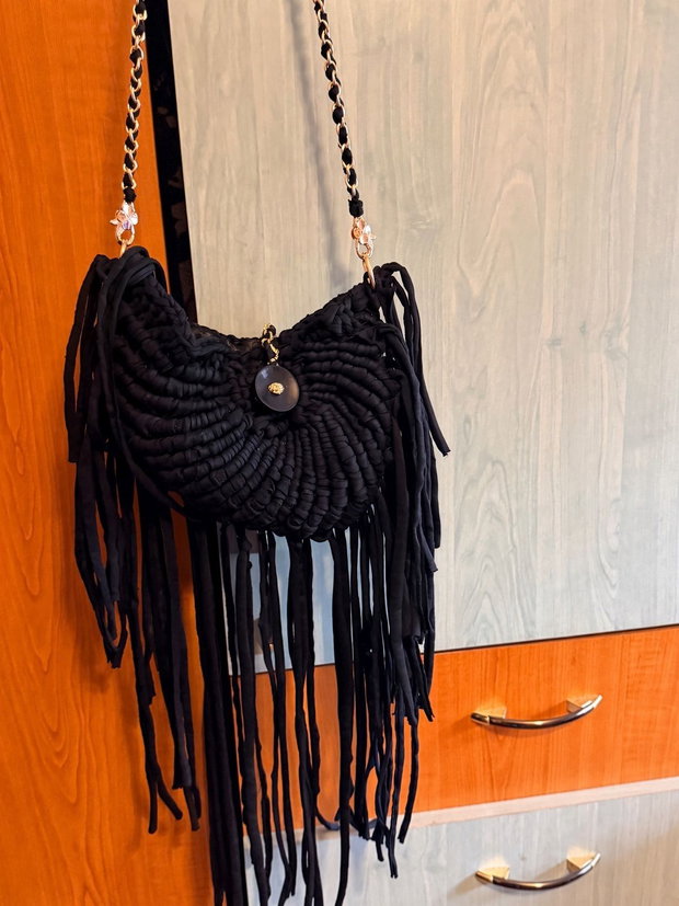 Geantă Crossbody Handmade Boho Rebel cu Franjuri Lungi