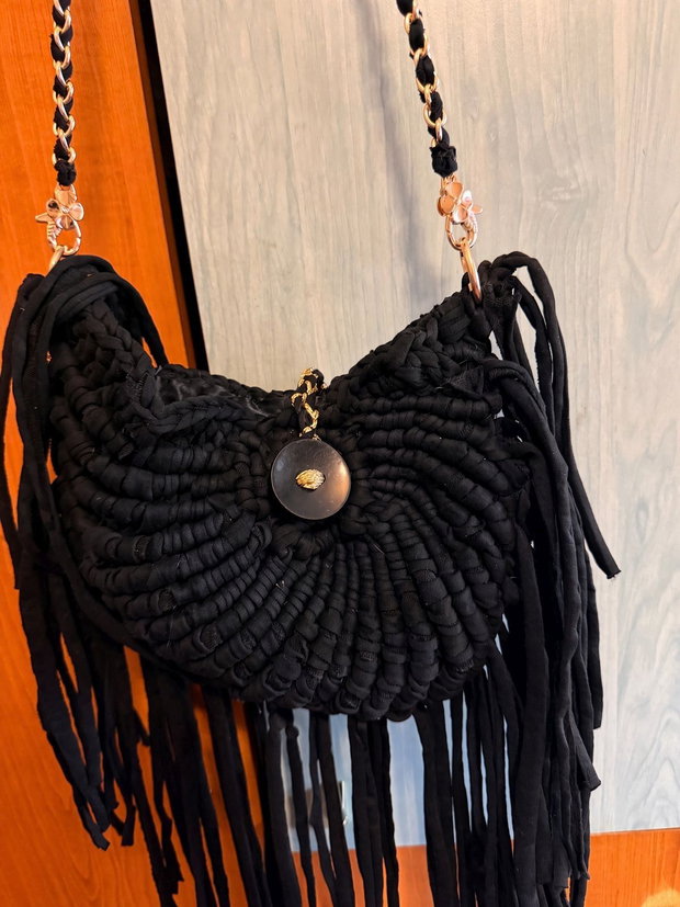 Geantă Crossbody Handmade Boho Rebel cu Franjuri Lungi