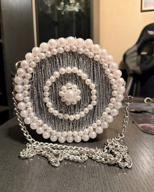 Geantă Statement Circulară Silver Pearl Mandala  Realizată Manual