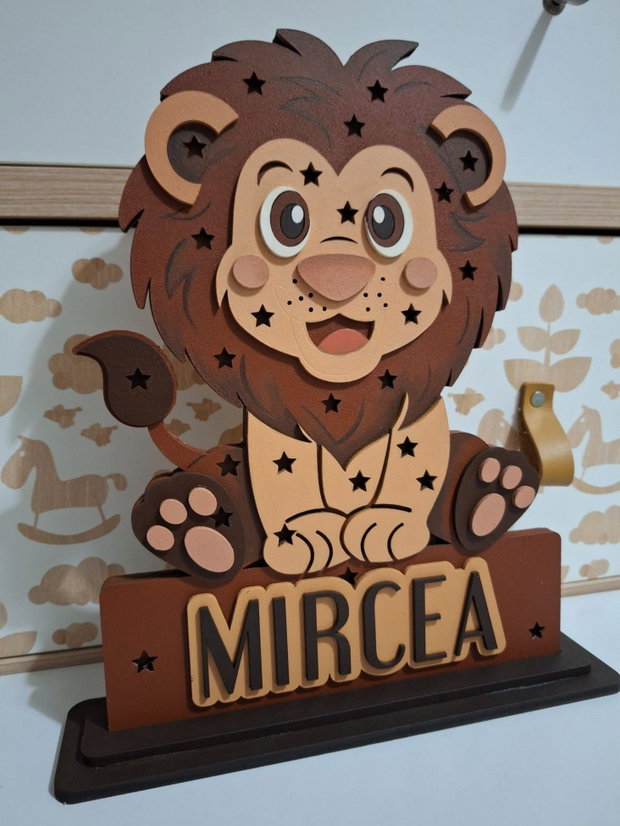 Lampă de Veghe Personalizată Leușor Safari Decorațiune Luminoasă din MDF Pictată Manual
