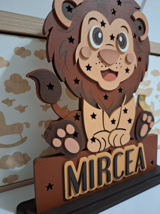 Lampă de Veghe Personalizată Leușor Safari Decorațiune Luminoasă din MDF Pictată Manual