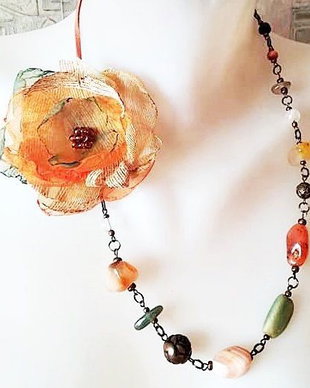Colier cu agate si floare de toamna