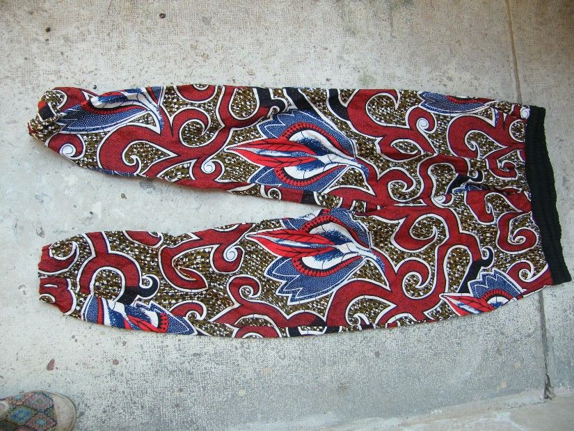Noi-pantaloni african print. S/M