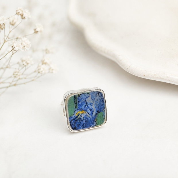 Inel "Iris albastru" din argint si fragment de portelan