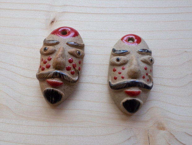 Pandantiv ceramic Mască stilizată