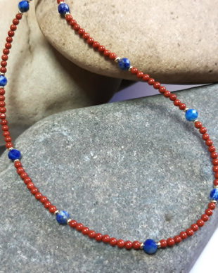 Contrast de toamnă - colier choker din jasp roșu și lapis lazuli