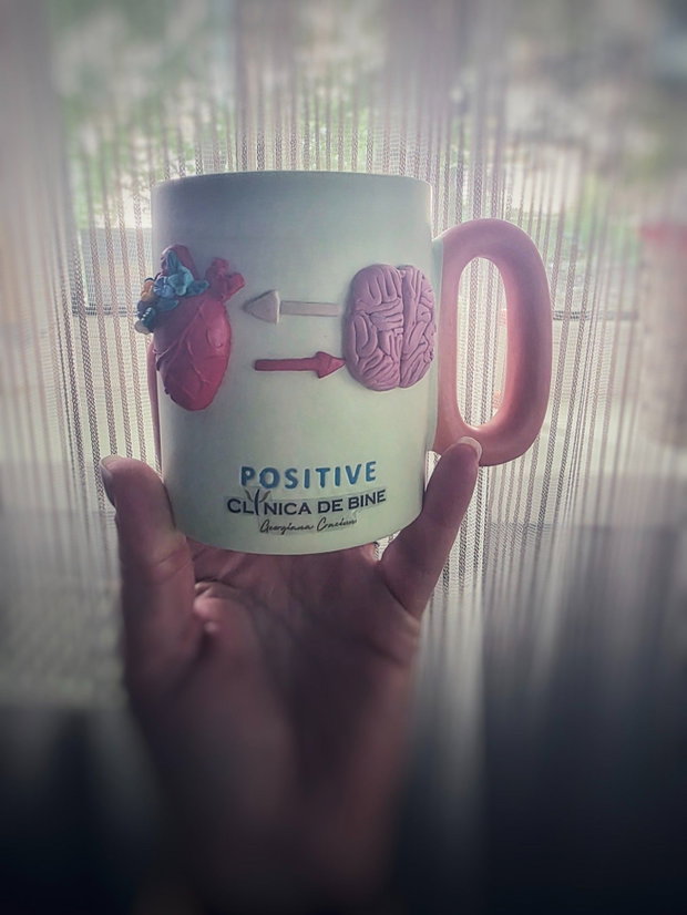 Cana decorată  handmade "Positive"