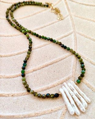 Colier Turmalina verde & perle albe Baroc Biwa
