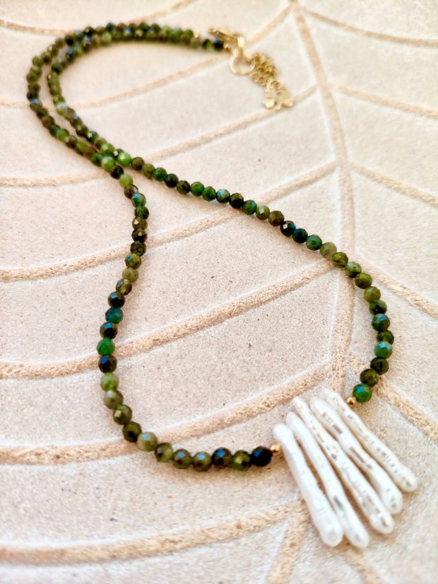 Colier Turmalina verde & perle albe Baroc Biwa