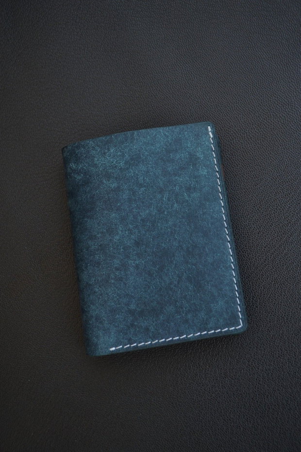 Portofel din piele naturala,lucrat integral manual