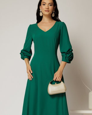 Rochie midi verde din triplu voal cu trandafiri la maneci si decolteu V