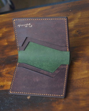Portofel din piele naturala,lucrat integral manual