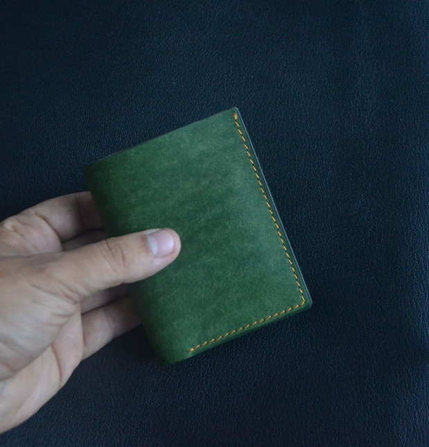 Portofel din piele naturala,lucrat integral manual
