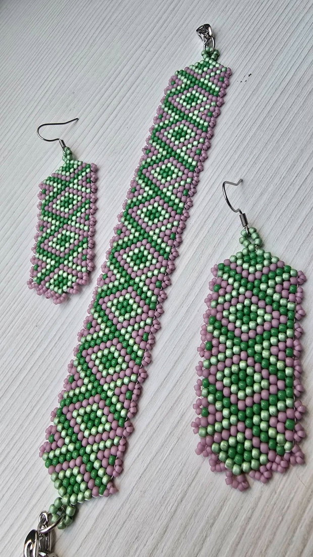 Set brățară și cercei din mărgele TOHO verde, verde mentă & mov