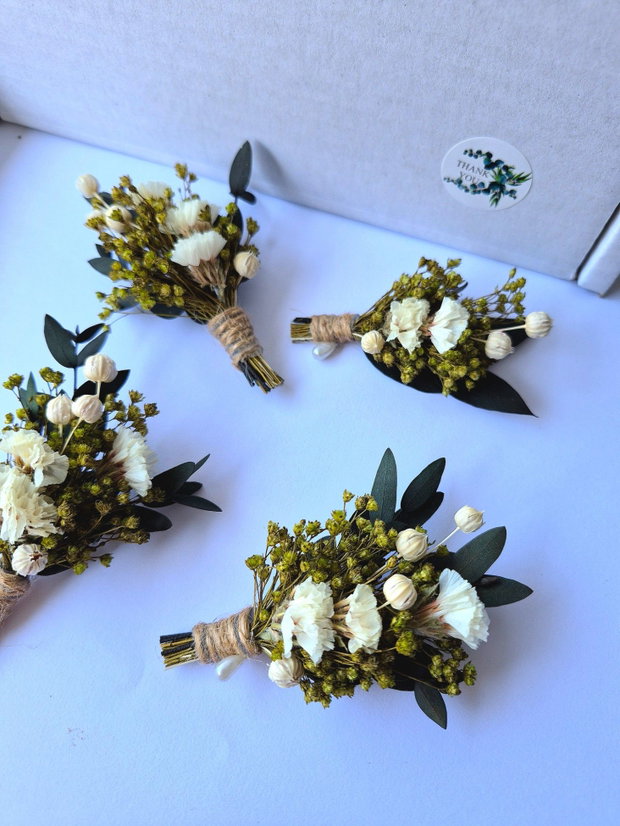 Cocarde nuntă , Flori de pus în piept invitați nuntă - flori naturale uscate și stabilizate , Alb - Verde Olive , Verde pădure