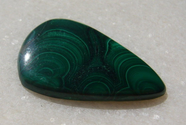 Malachit natural cabochon aprox 30.8x18.5x3.7 mm