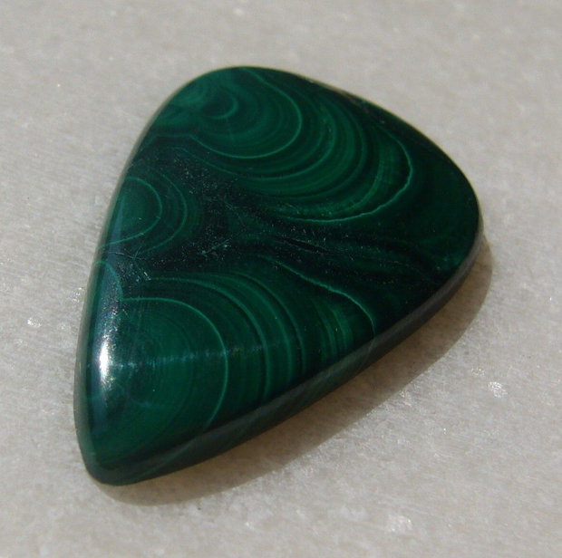 Malachit natural cabochon aprox 30.8x18.5x3.7 mm