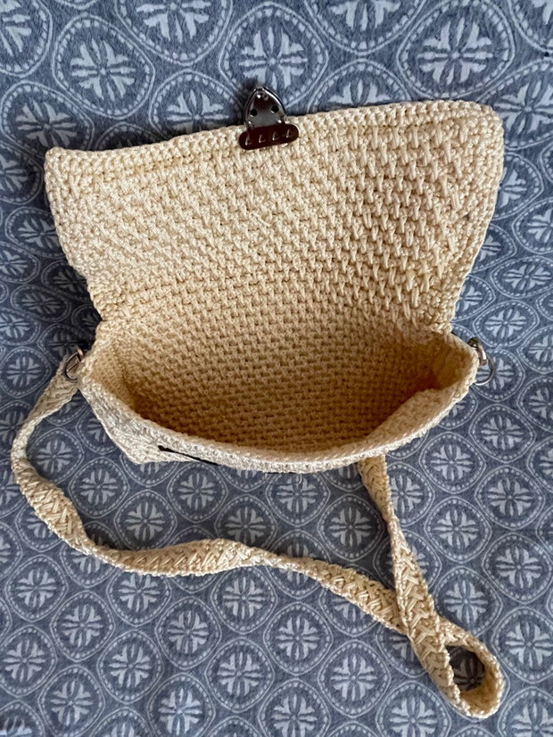 Gentuța din Macrame
