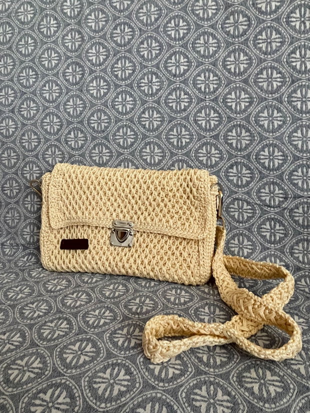 Gentuța din Macrame
