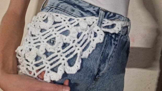 Accesoriu croșetat pentru talie / Bandană - batistă dantelată