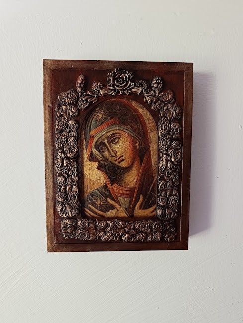 Icoană antichizată cu Fecioara Maria -ramă decorată, piesă unicat handmade