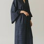 Kimono japonez lucrat manual din stofa de calitate