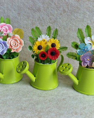 Aranjamente florale decorative în stropitoare