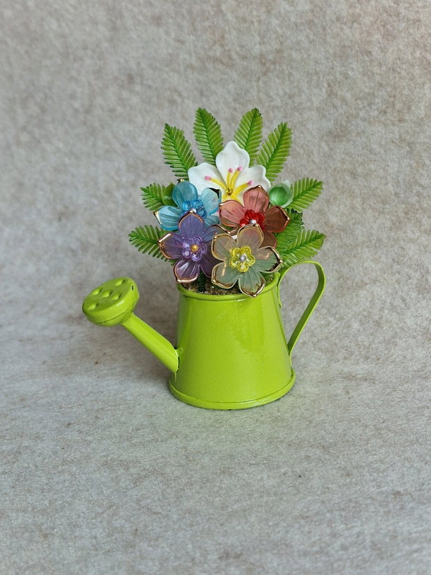 Aranjamente florale decorative în stropitoare