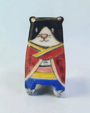 Brosa samurai animal din portelan