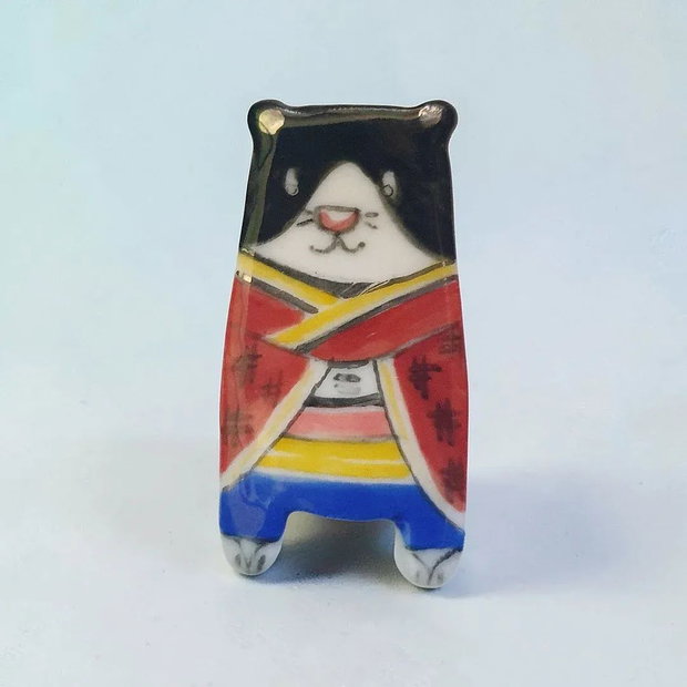 Brosa samurai animal din portelan