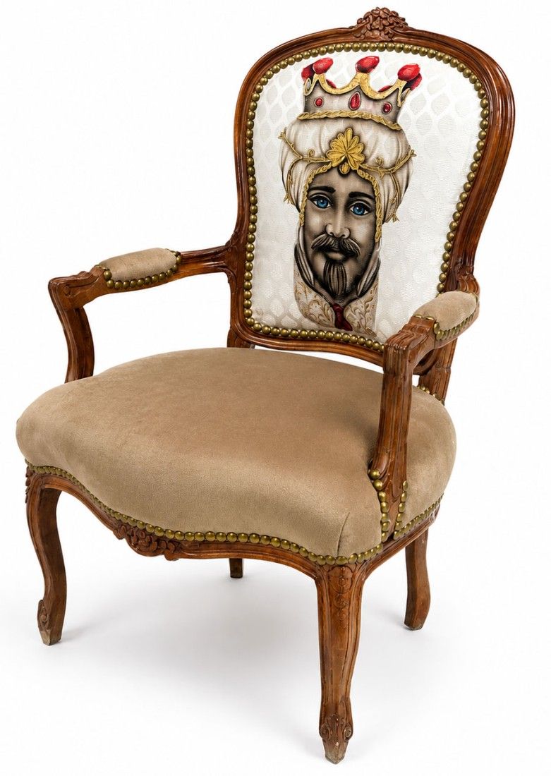 Semifotoliu baroc lemn masiv mahon cu medalion maharajah