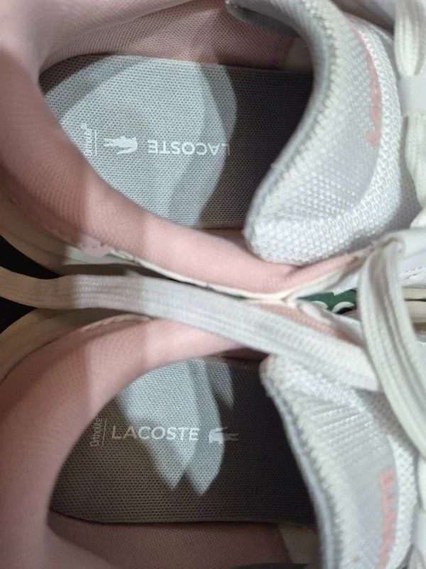 Adidași Lacoste