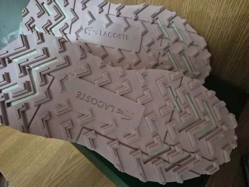 Adidași Lacoste