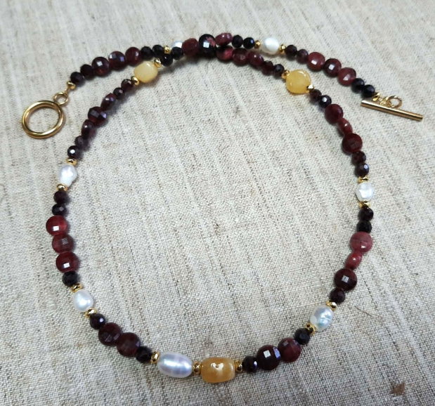 Colier handmade - Granat, rodonit, perle și chihlimbar