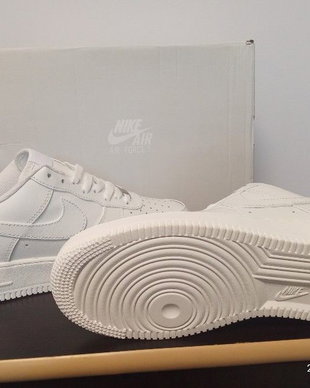 Adidasi originali nike barbat