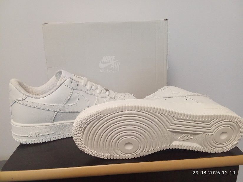 Adidasi originali nike barbat