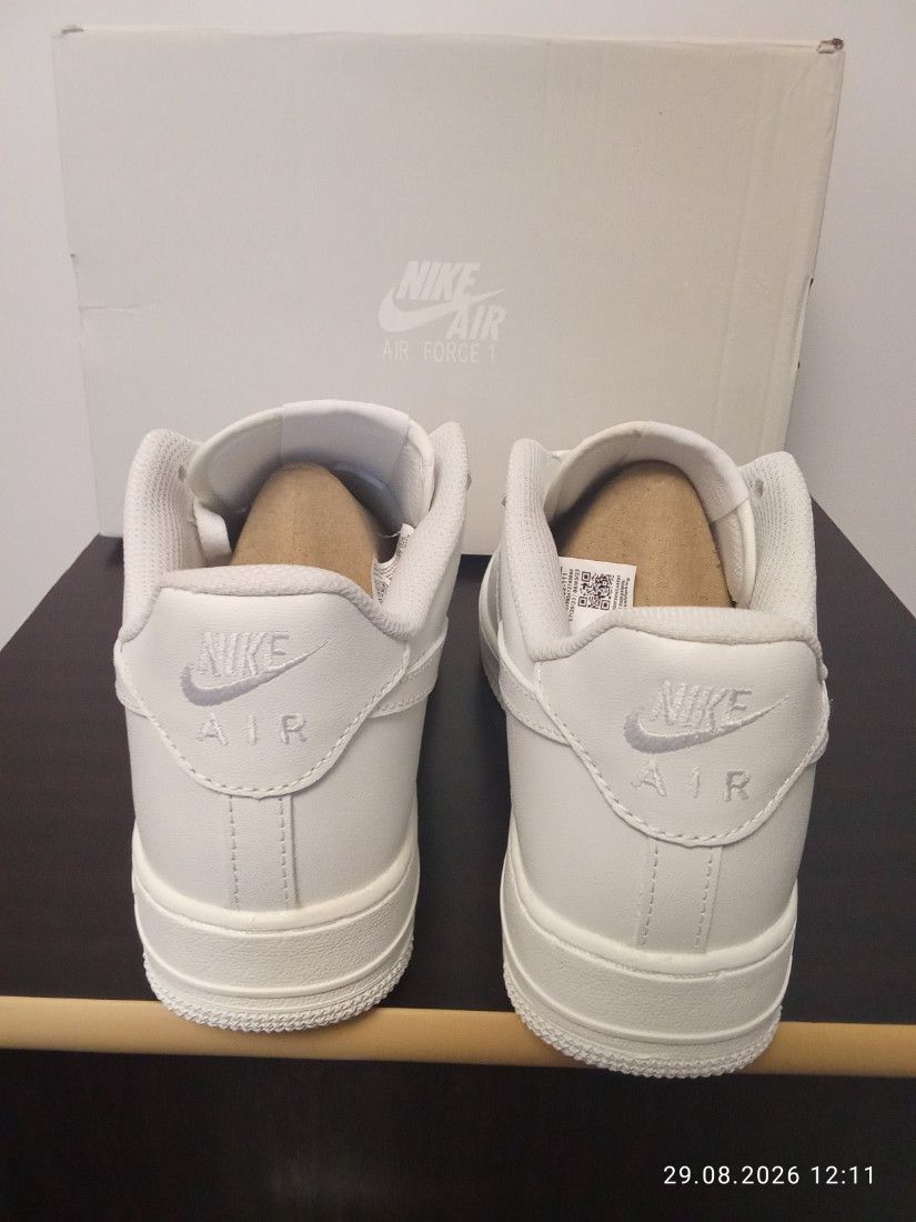 Adidasi originali nike barbat