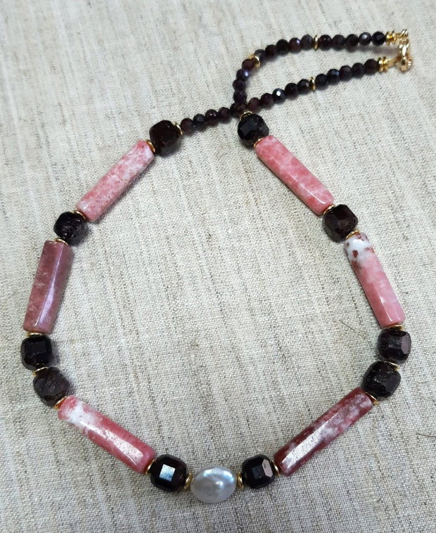 Rodonit, granat & perlă baroc - colier handmade
