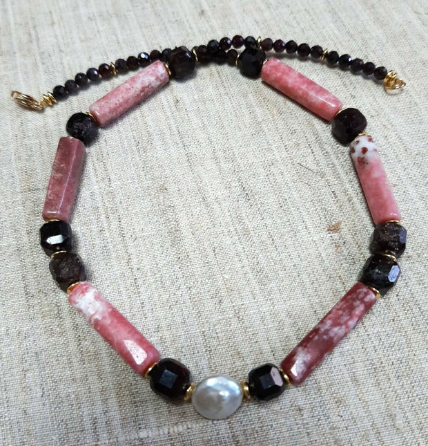 Rodonit, granat & perlă baroc - colier handmade