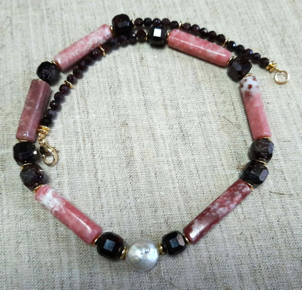 Rodonit, granat & perlă baroc - colier handmade