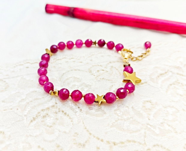 Bratara cu jad magenta si stelute de hematit
