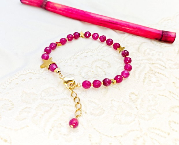 Bratara cu jad magenta si stelute de hematit