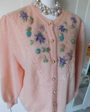 Cardigan Italia,  mohair,  neutilizat,  masura 48 - 50, broderie  manuala