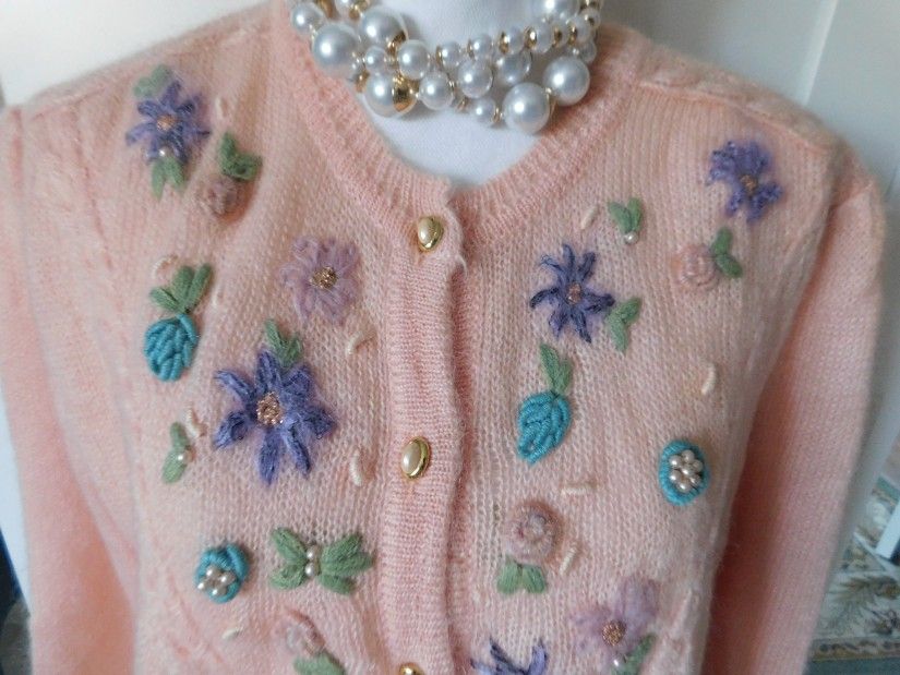 Cardigan Italia, mohair, neutilizat, masura 48 - 50, broderie manuala