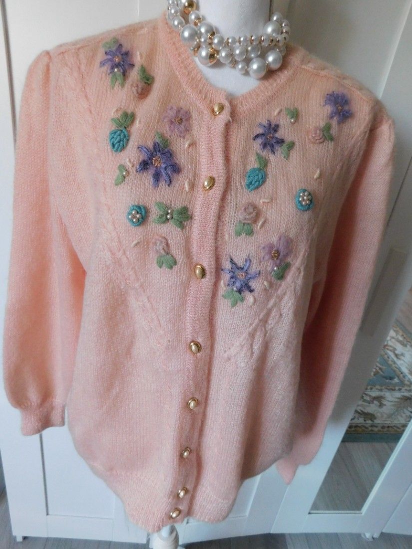 Cardigan Italia, mohair, neutilizat, masura 48 - 50, broderie manuala
