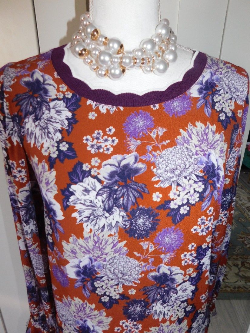 Bluza noua , etichete atasate, made in Portugal, masura S - M